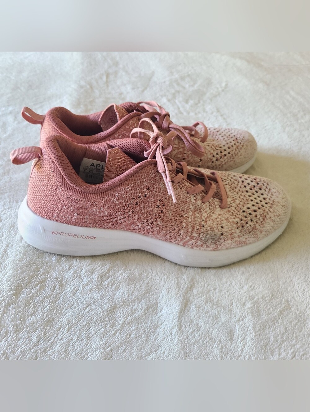 APL Athletic Propulsion Labs Techloom Pro sneakers  pink gradient Size 9